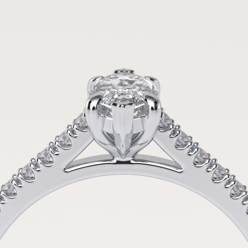 marquise slebet diamantring som fremstilles i platin