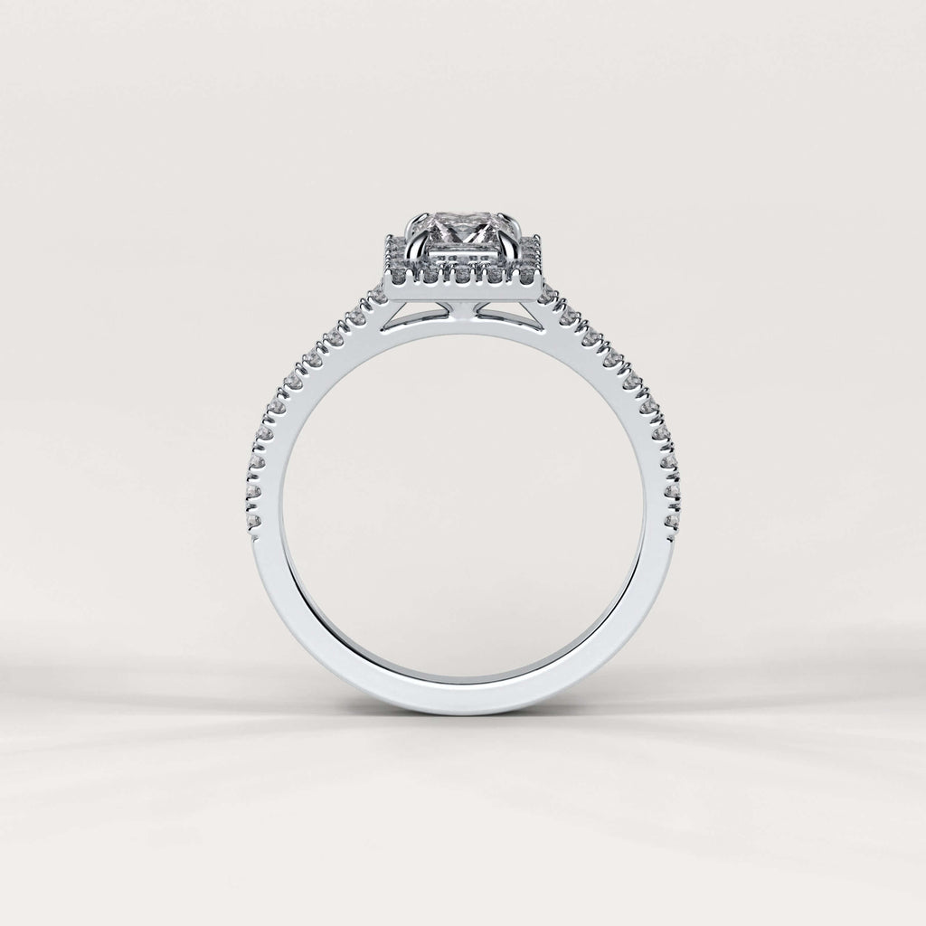 forlovelsesring i platin med princess cut diamant