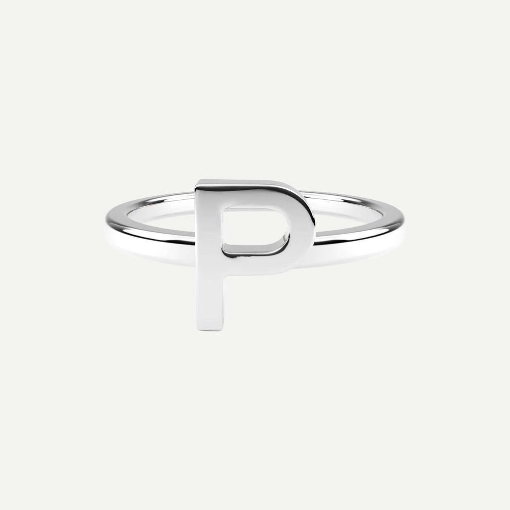 Bogstav ring i 18 karat hvidguld med et P fra Jonatan Dror
