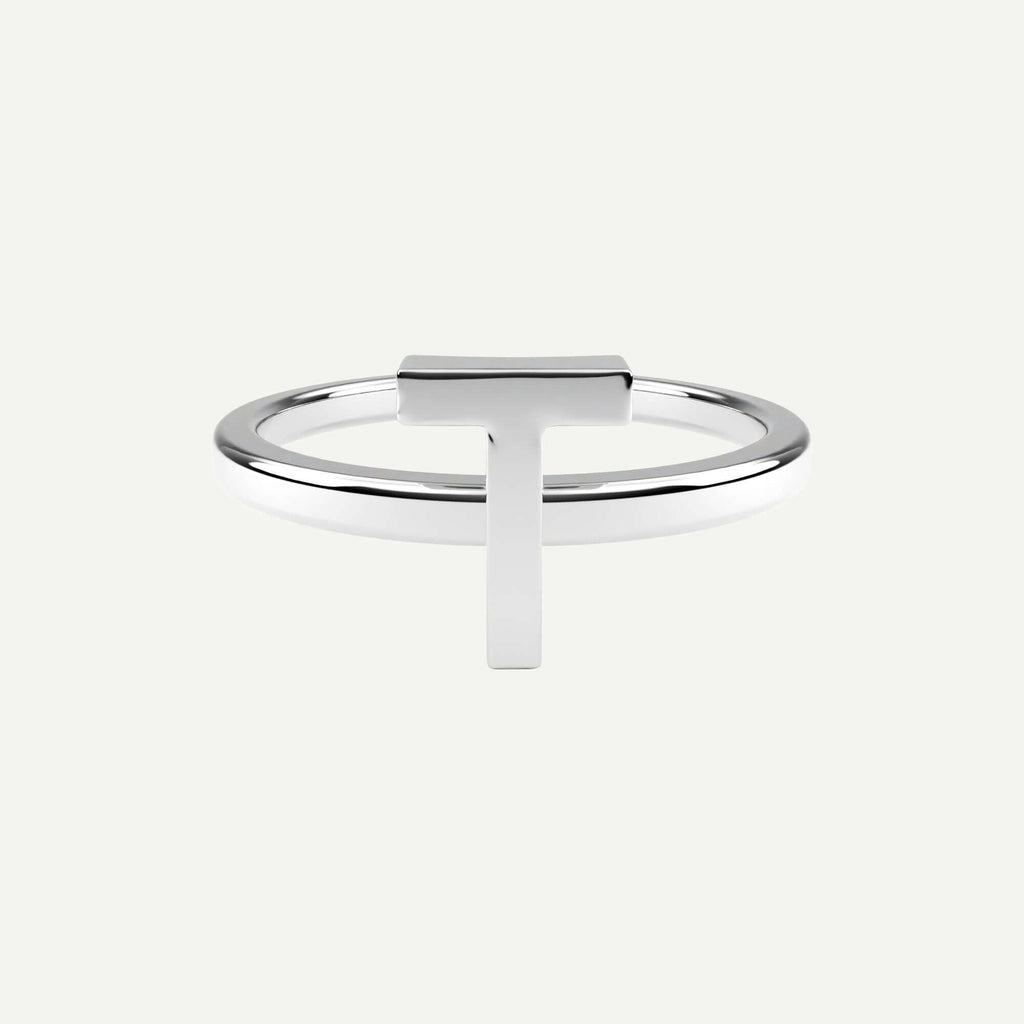 Bogstav ring i 18 karat hvidguld med et T fra Jonatan Dror