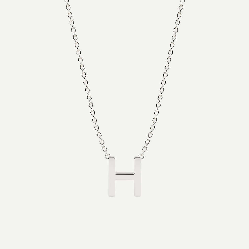 Halskæde med bogstav H i 14 karat hvidguld fra Jonatan Dror