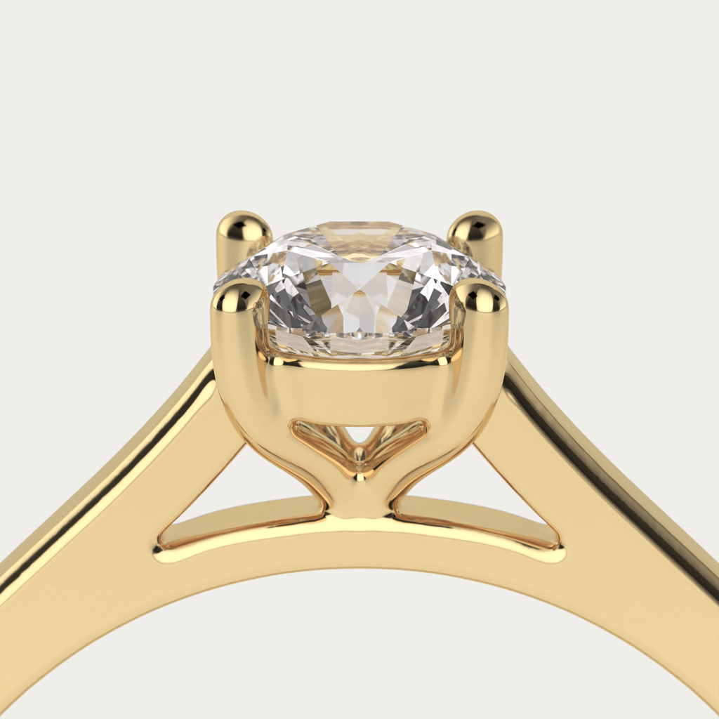 Forlovelsesring i 18k guld med diamanter