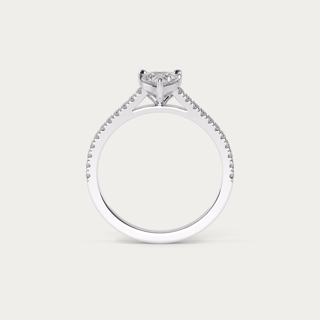 hjerterformet diamantring fra Jonatan Dror udført i Platin