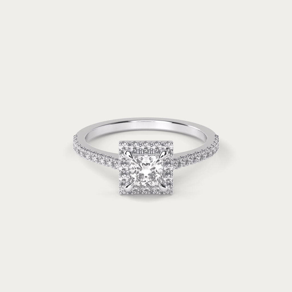 forlovelsesring i platin med princess cut diamant