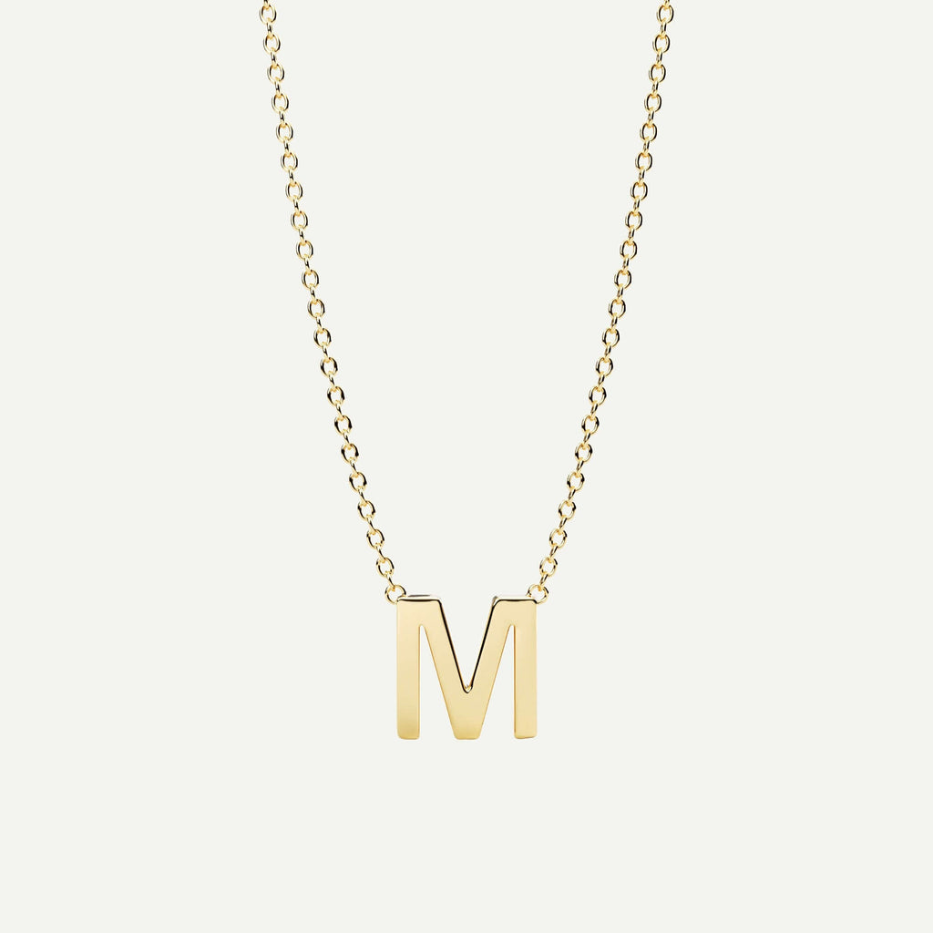 Halskæde med bogstav M i 14 karat guld fra Jonatan Dror