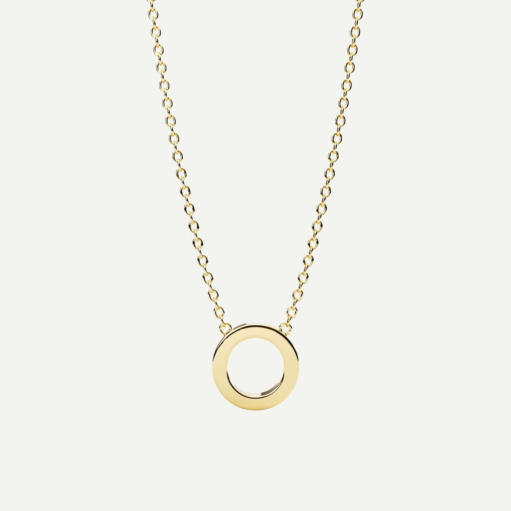 Halskæde med bogstav O i 14 karat guld fra Jonatan Dror