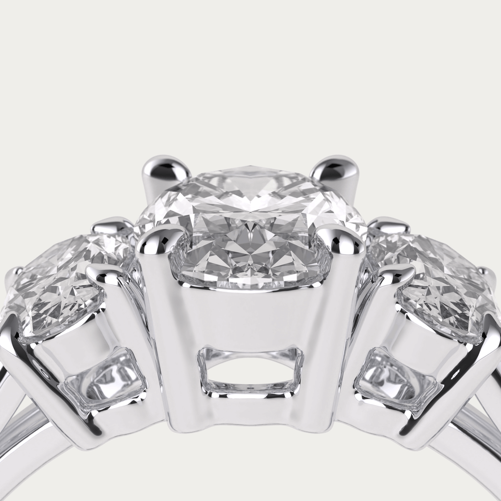 Forlovelsesring i platin og diamanter