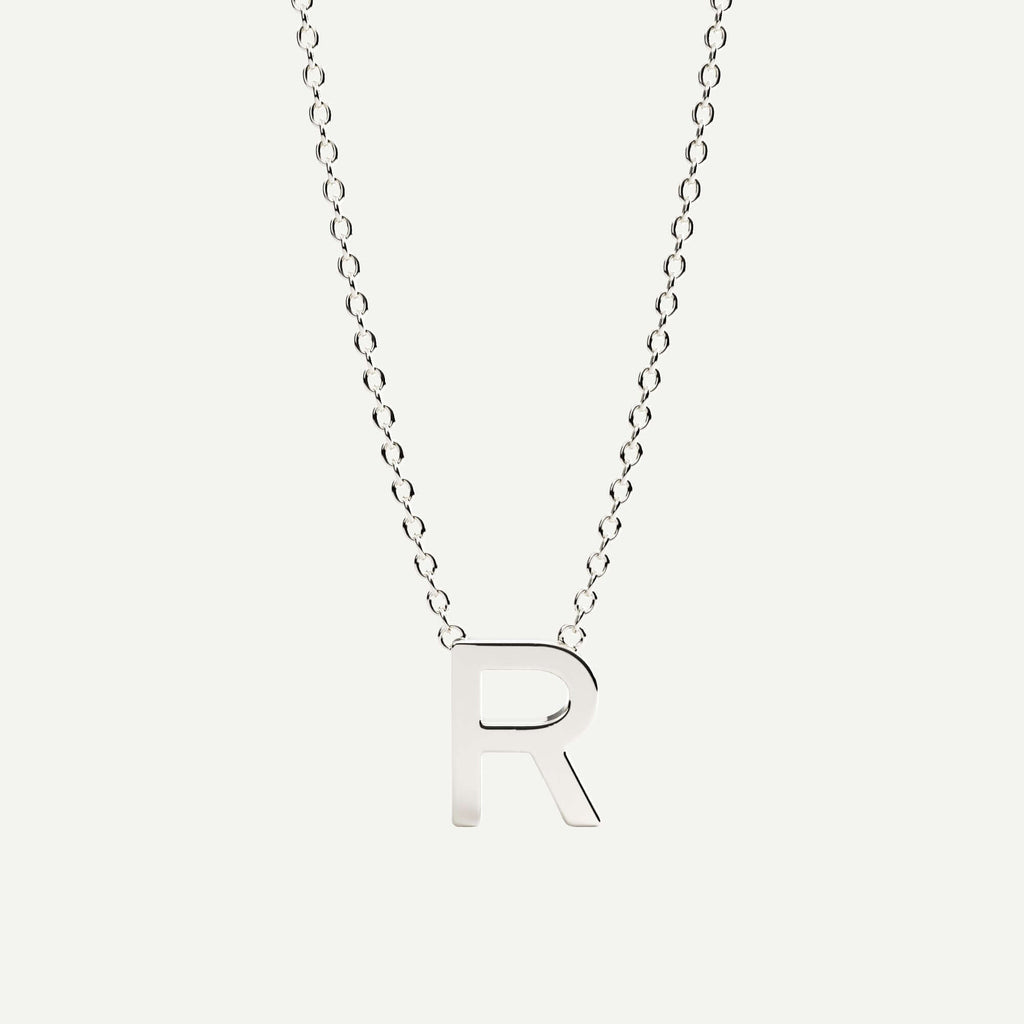 Halskæde med bogstav R i 14 karat hvidguld fra Jonatan Dror