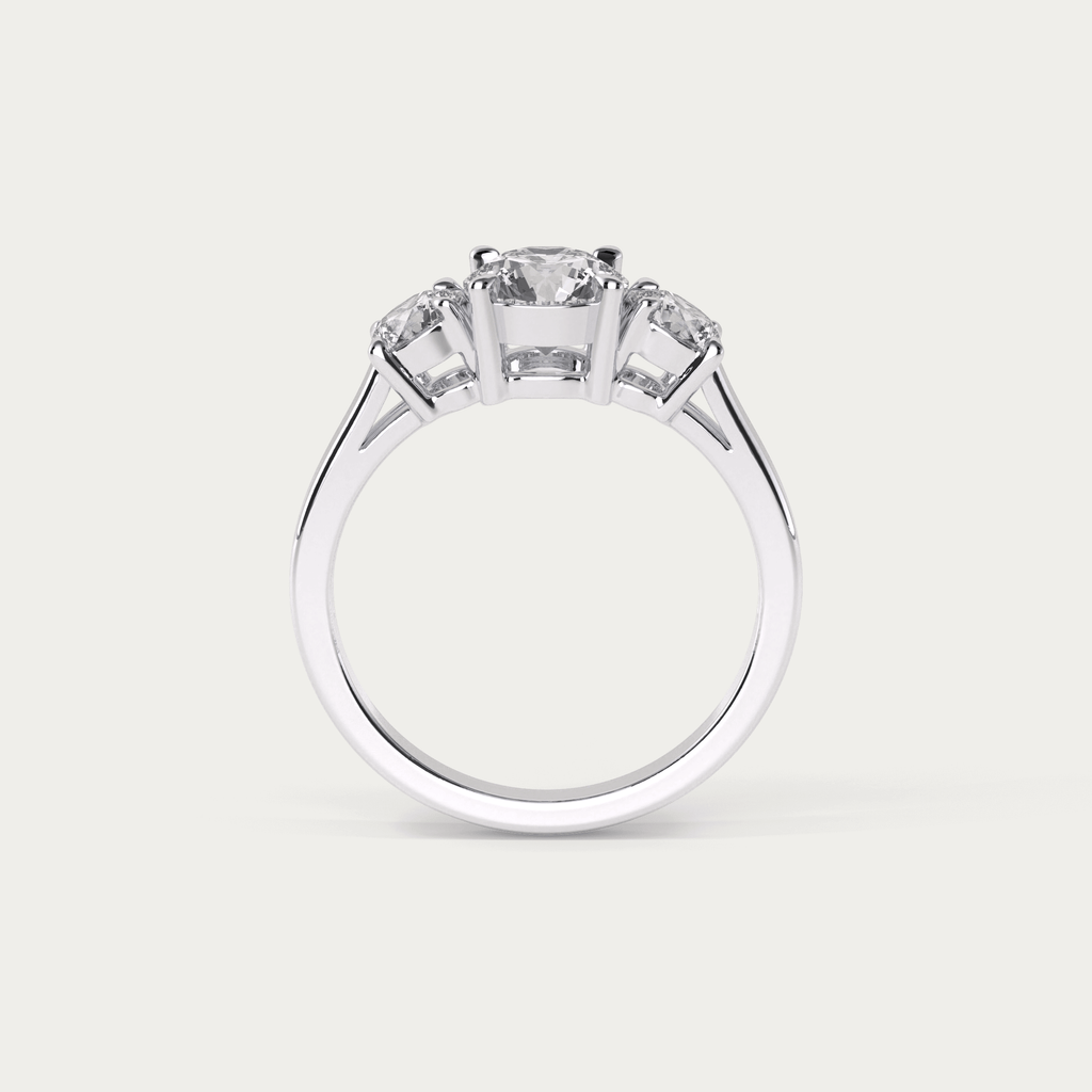 Forlovelsesring i platin med diamanter