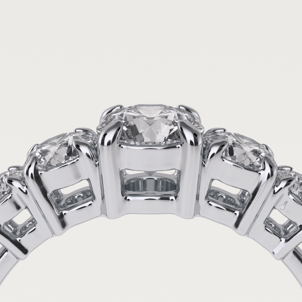 Forlovelsesring med 5 brillantslebne diamanter fra Jonatan Dror