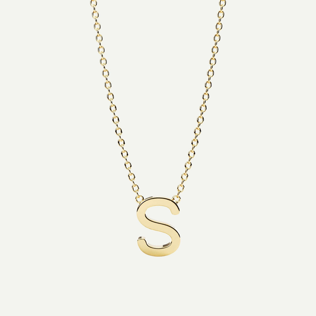 Halskæde med bogstav S i 14 karat guld fra Jonatan Dror