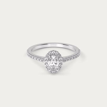 Forlovelsesring i platin med ovalslebet diamant